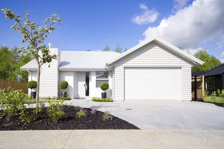 Photo of property in 11 Munro Oak Lane, Clevedon, Papakura, 2582