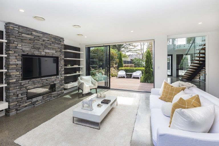 Photo of property in 79 Fendalton Road, Fendalton, Christchurch, 8014