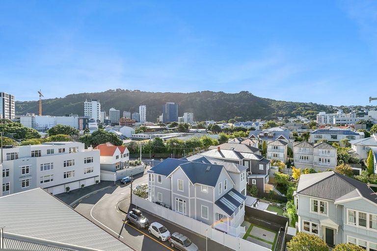 Photo of property in Stadium Garden Flats, 402/107 Thorndon Quay, Pipitea, Wellington, 6011