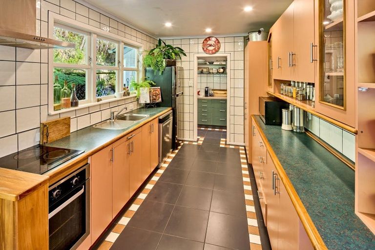 Photo of property in 194 Eastern Hutt Road, Taita, Lower Hutt, 5019