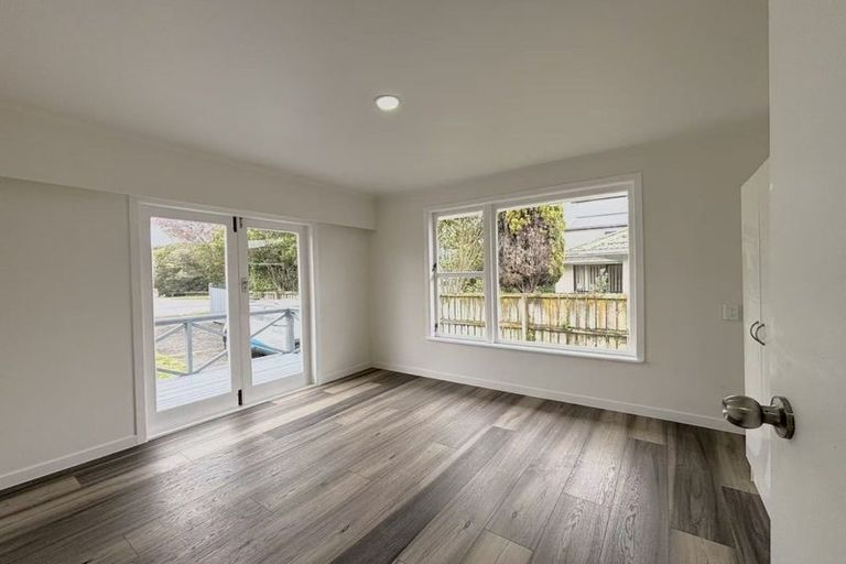 Photo of property in 28 Swanson Road, Henderson, Auckland, 0610