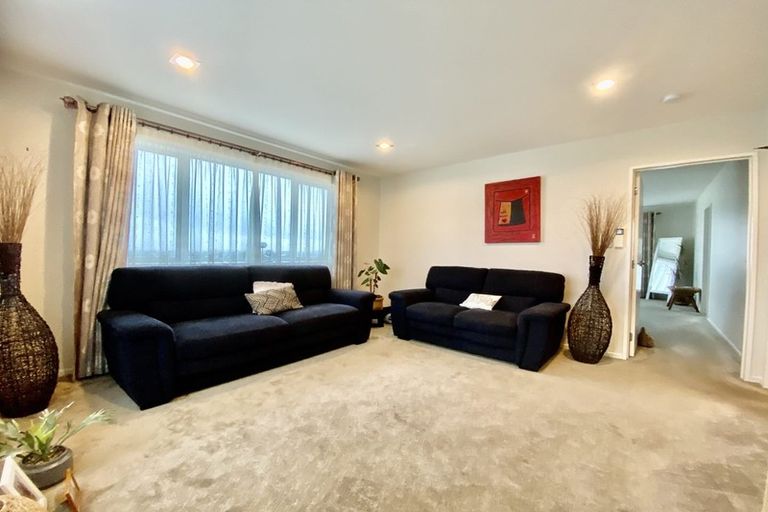 Photo of property in 27 Kereru Rise, Papakura, 2110