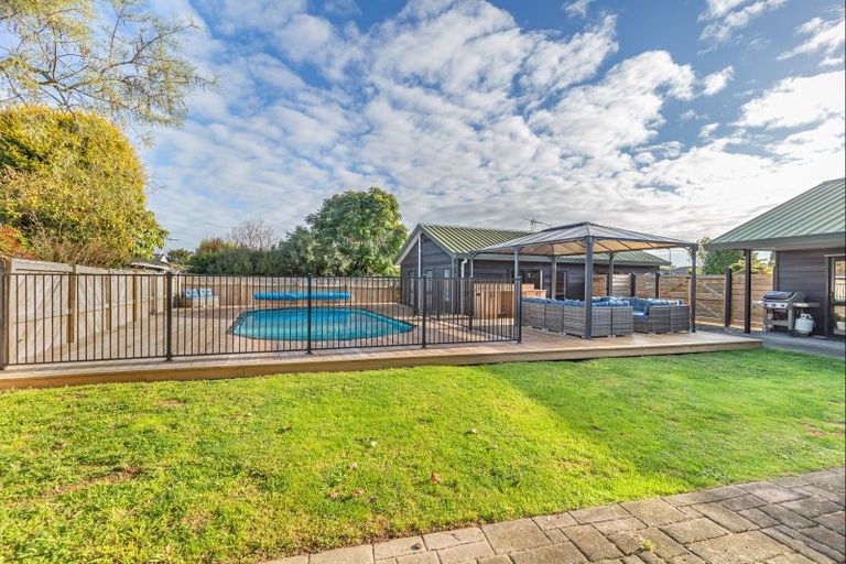 Photo of property in 16 Homewood Avenue, Levin, 5510