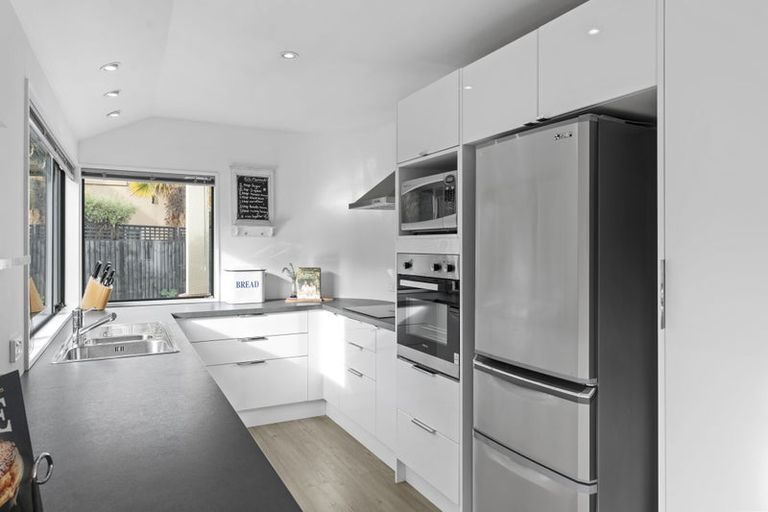 Photo of property in 6a Saint Leonards Square, Sumner, Christchurch, 8081