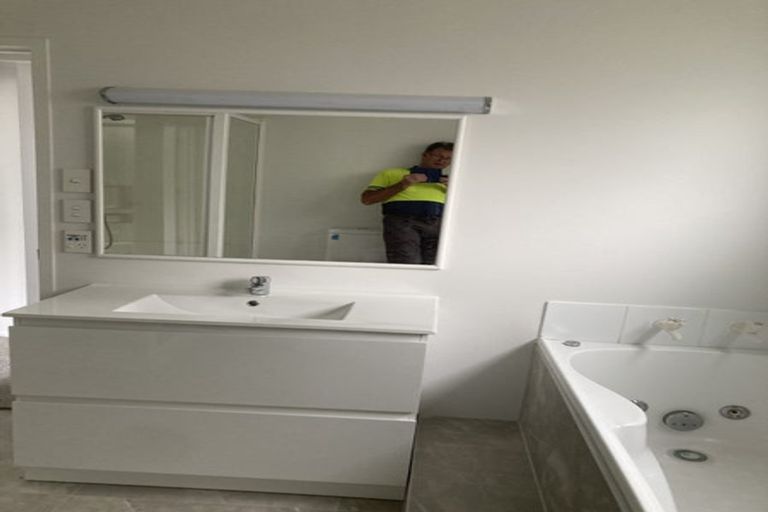 Photo of property in 128 Glamorgan Drive, Torbay, Auckland, 0630