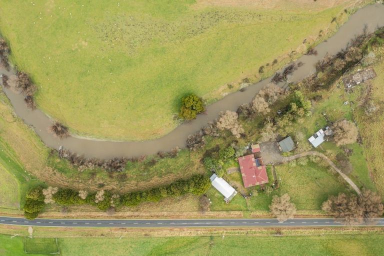 Photo of property in 872 Pourerere Road, Omakere, Waipawa, 4271