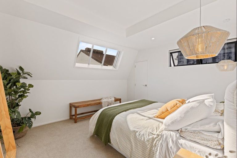 Photo of property in 19 Henui Street, Strandon, New Plymouth, 4312