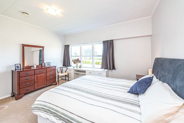 Photo of property in 1 Chester Street, Waverley, 4510