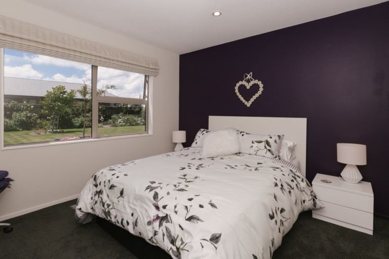 Photo of property in 48 Rodeo Drive, Kelvin Grove, Palmerston North, 4414