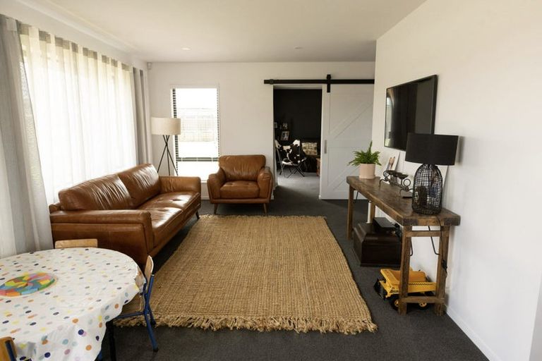 Photo of property in 119 Shillingford Boulevard, Rolleston, 7615