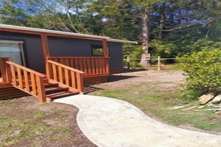Photo of property in 28 Shoemaker Road, Waipu, 0510