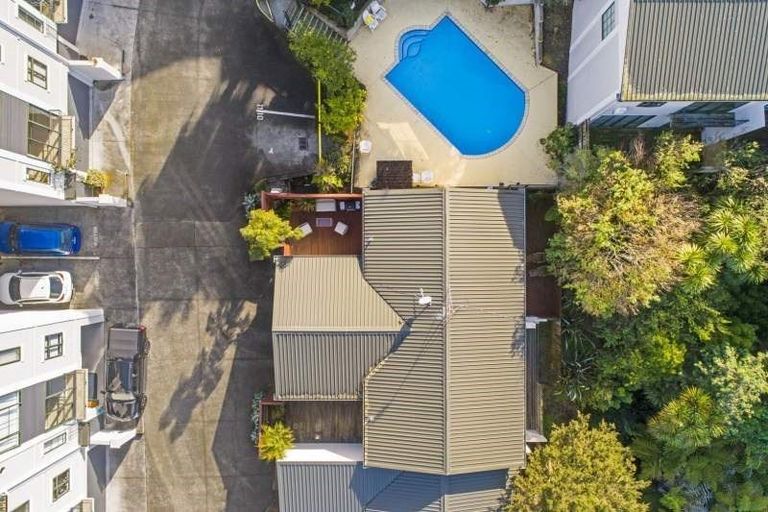Photo of property in 10/69 Target Road, Totara Vale, Auckland, 0629