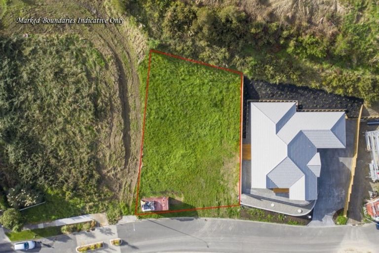 Photo of property in 97 Kakariki Grove, Waikanae, 5036