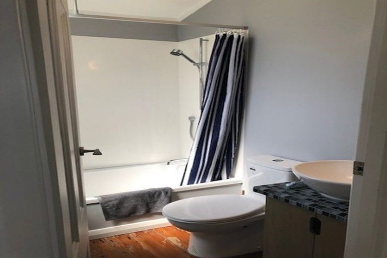 Photo of property in 10 Milton Street, Berhampore, Wellington, 6023