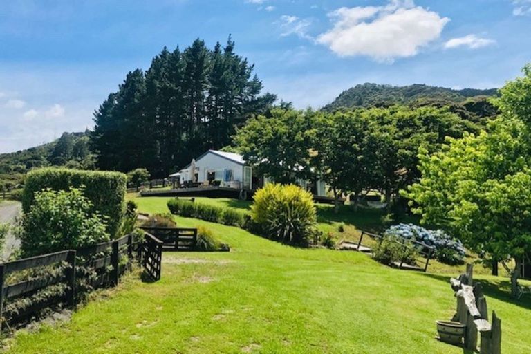 Photo of property in 288 Bellville Drive, Coromandel, 3506