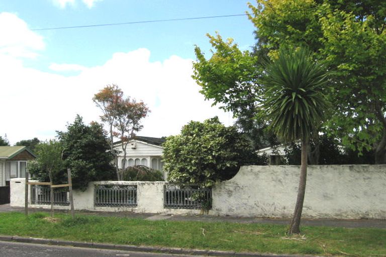 Photo of property in 3 Bannister Place, New Windsor, Auckland, 0600