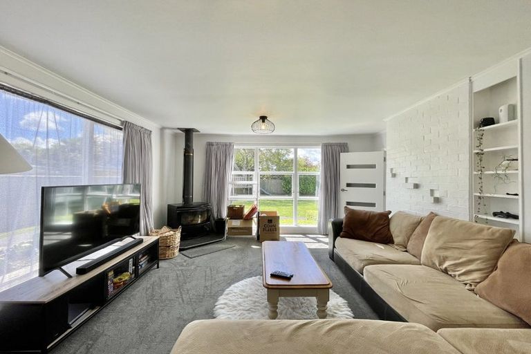 Photo of property in 12 Argyle Grove, Trentham, Upper Hutt, 5018