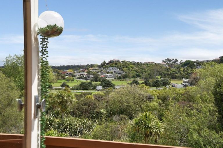 Photo of property in 24 Sylvan Avenue, Northcote, Auckland, 0627
