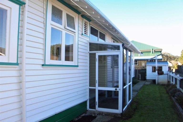 Photo of property in 6 Franklin Street, Greymouth, 7805