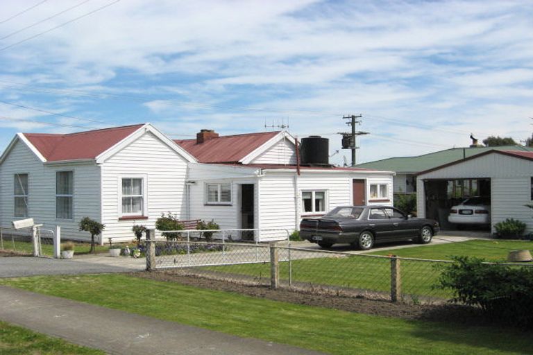 Photo of property in 15 Montgomery Street, Cheviot, 7310