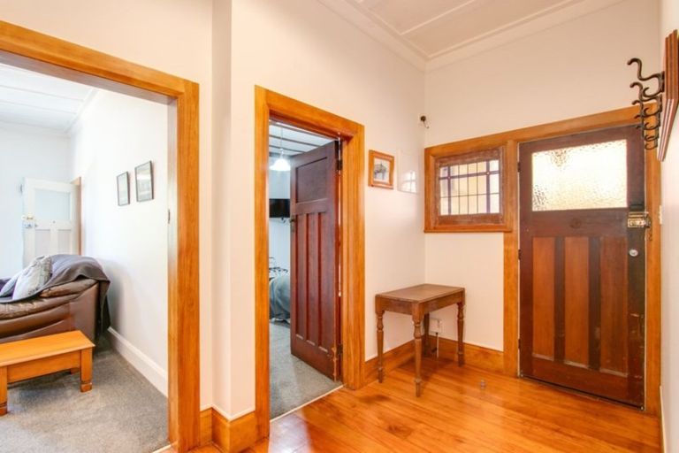 Photo of property in 57 Milton Road, Bluff Hill, Napier, 4110