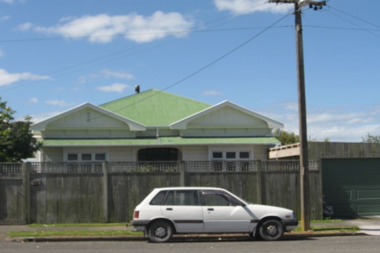 Photo of property in 100 Harrison Street, Whanganui, 4500