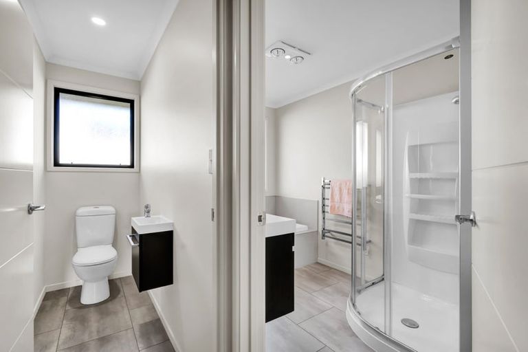 Photo of property in 49 Links Drive, Waiwhakaiho, New Plymouth, 4312