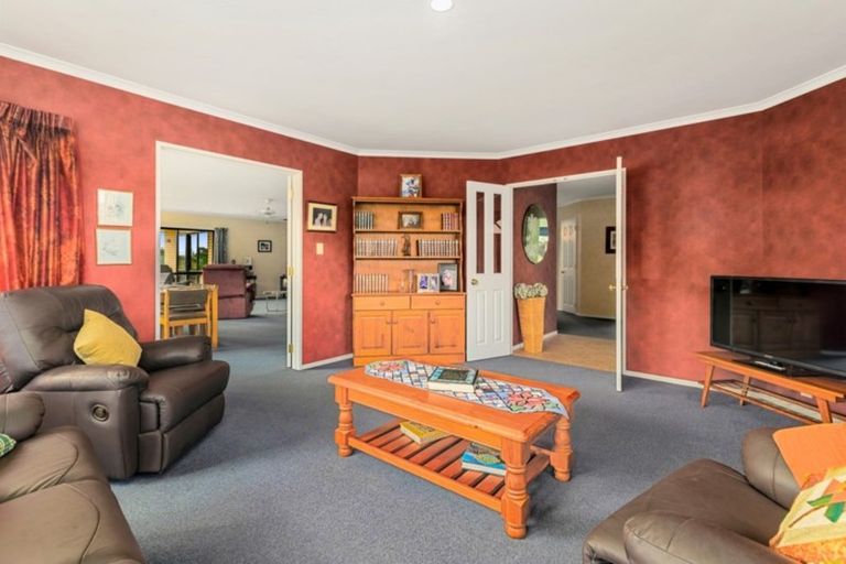 Photo of property in 37 Elmbridge Place, Owhata, Rotorua, 3010