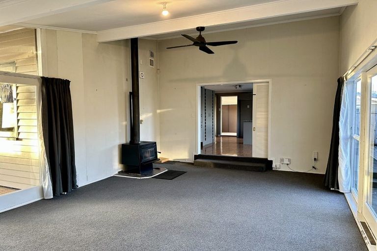 Photo of property in 2 Newcastle Street, Hokowhitu, Palmerston North, 4410