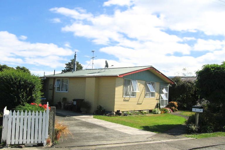 Photo of property in 3 Cole Grove, Wallaceville, Upper Hutt, 5018
