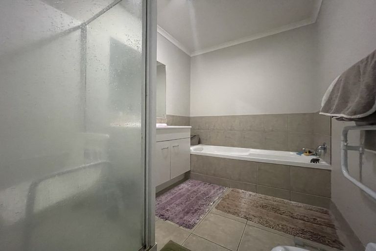 Photo of property in 94a Alfriston Road, Manurewa, Auckland, 2105