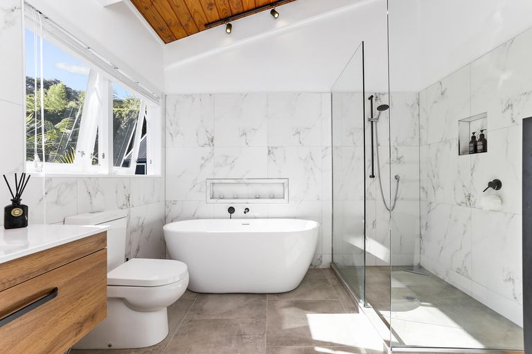 Photo of property in 106 Wood Bay Road, Titirangi, Auckland, 0604