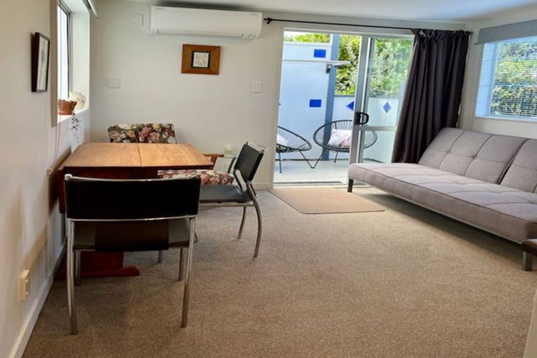 Photo of property in 112a Pacific Parade, Army Bay, Whangaparaoa, 0930