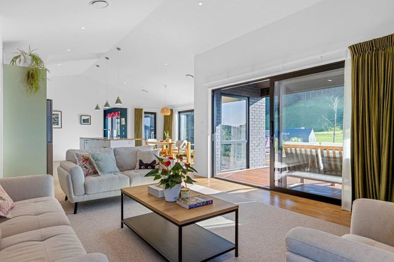 Photo of property in 14 Carex Rise, Cracroft, Christchurch, 8022