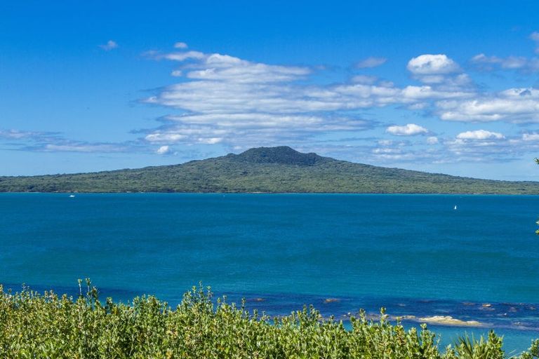 Photo of property in 54 Seacliffe Avenue, Belmont, Auckland, 0622