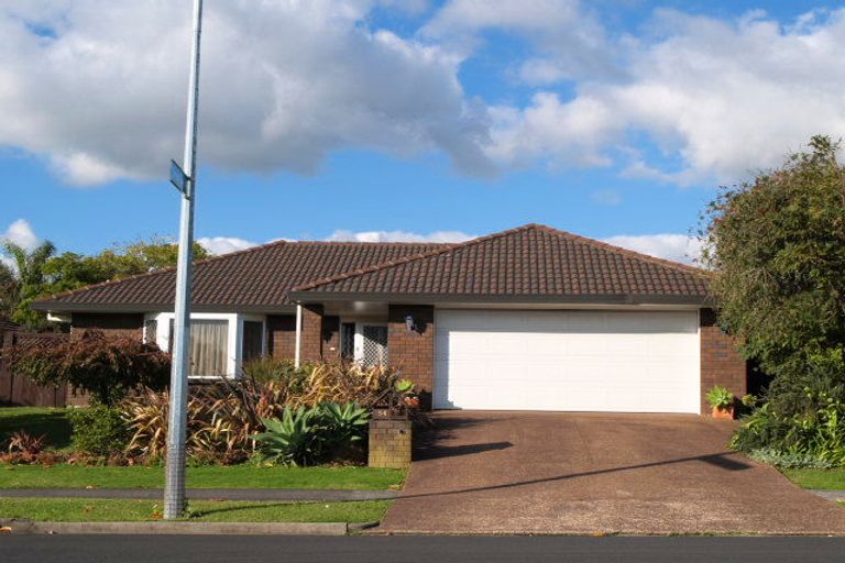 Photo of property in 54 Bob Charles Drive, Golflands, Auckland, 2013