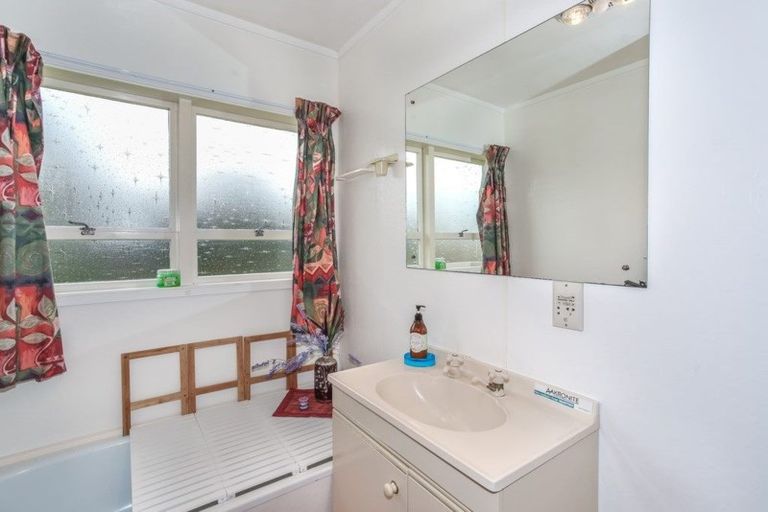 Photo of property in 30 Domain Street, Waiuku, 2123