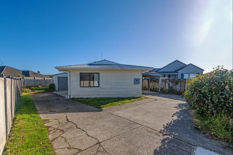 Photo of property in 28b Chelmarsh Place, Highbury, Palmerston North, 4412