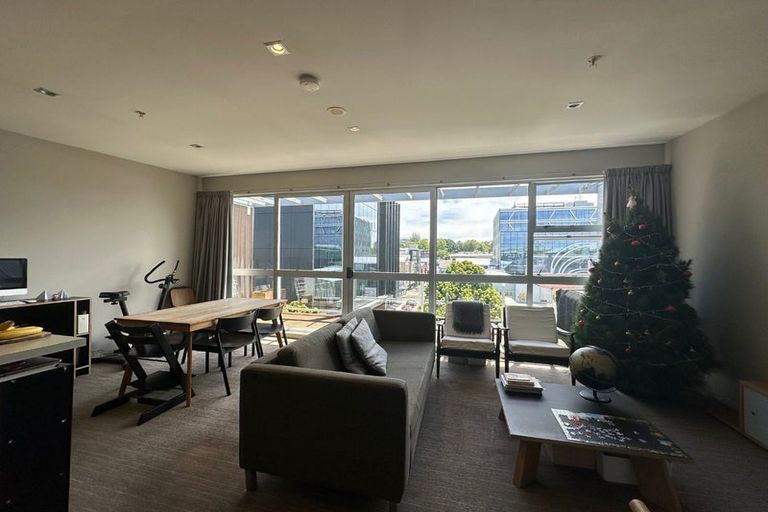 Photo of property in 1/143g Carlton Gore Road, Newmarket, Auckland, 1023