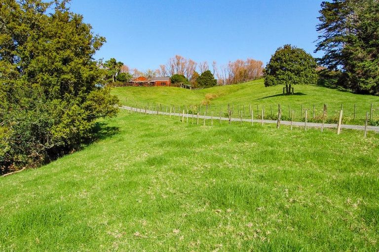 Photo of property in 82 Settlement Road, Kaiwaka, 0573