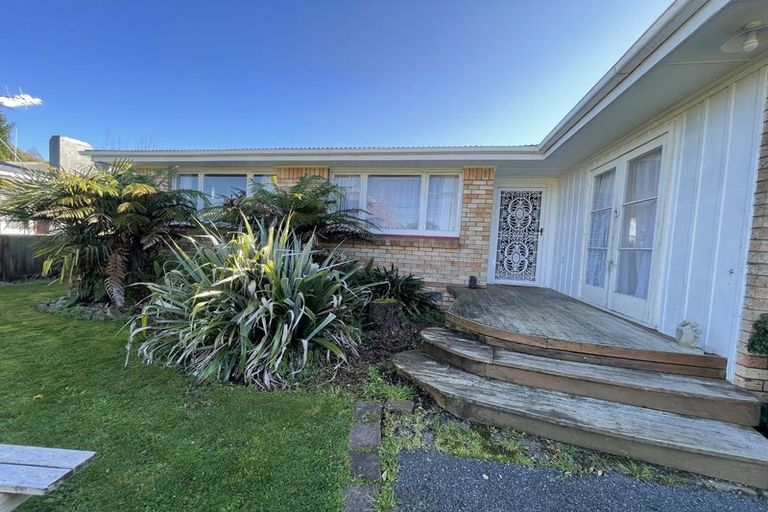 Photo of property in 42 Coleridge Drive, Enderley, Hamilton, 3214