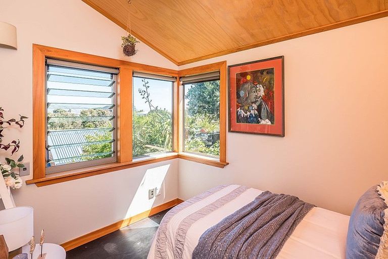 Photo of property in 15 Renown Road, Raumati South, Paraparaumu, 5032