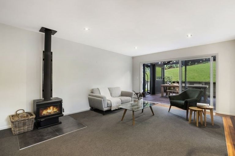 Photo of property in 14 Gavinike Place, Waimauku, 0812