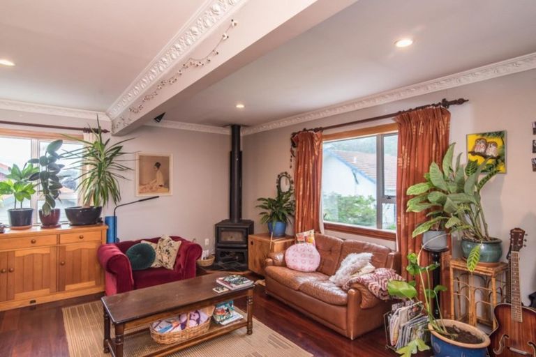 Photo of property in 28 Reef Street, Island Bay, Wellington, 6023