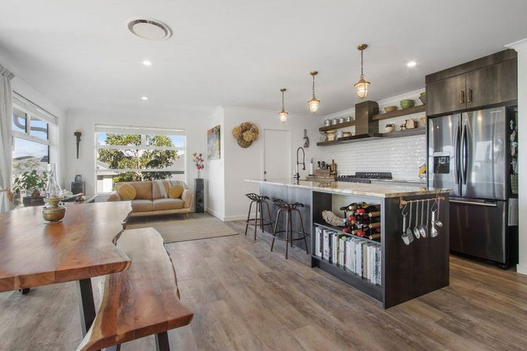 Photo of property in 29 Lakeside Terrace, Omokoroa, 3114