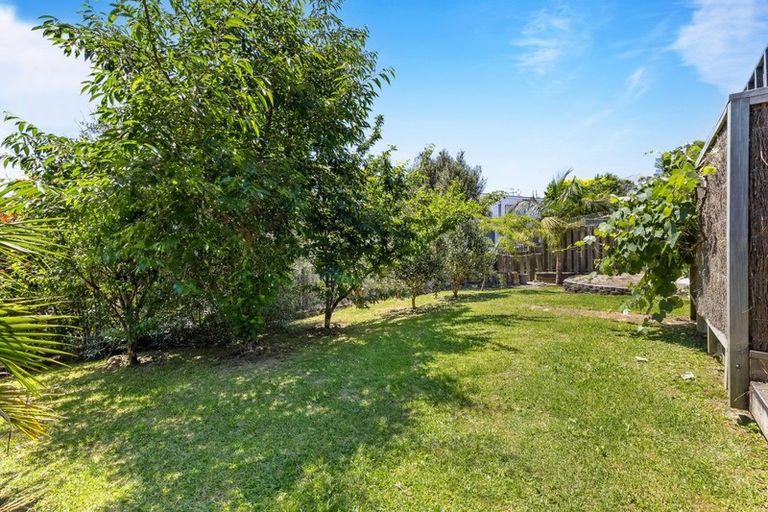 Photo of property in 53 Sunset Road, Totara Vale, Auckland, 0632