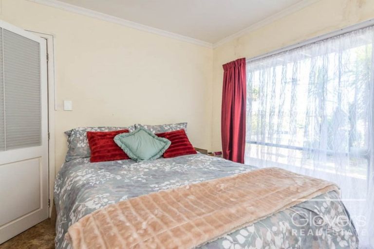 Photo of property in 114 Sturges Road, Henderson, Auckland, 0612