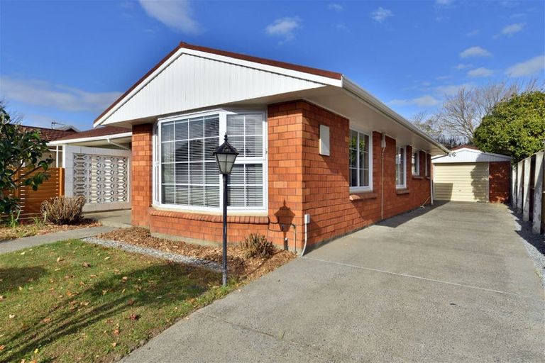 Photo of property in 1/9 Lombard Place, Avonhead, Christchurch, 8042