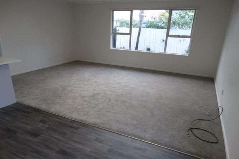 Photo of property in 31 Universal Drive, Henderson, Auckland, 0610