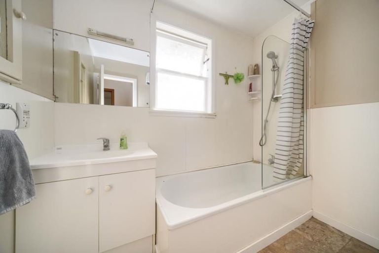 Photo of property in 56 Apollo Parade, Milson, Palmerston North, 4414